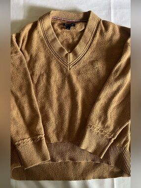 Tommy Hilfiger womens V-Neck Sweater in Camel Brown